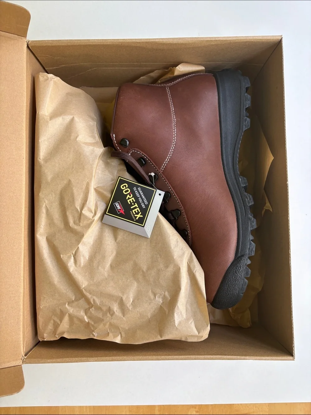 Vasque Sundowner (#7126) Leather Gore Tex Hiking Boots, Size 11, Medium Width
